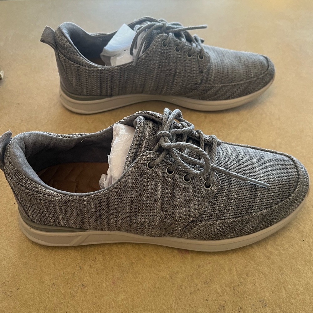 Reef Women's Gray Athletic Shoes - Picture 4 of 5